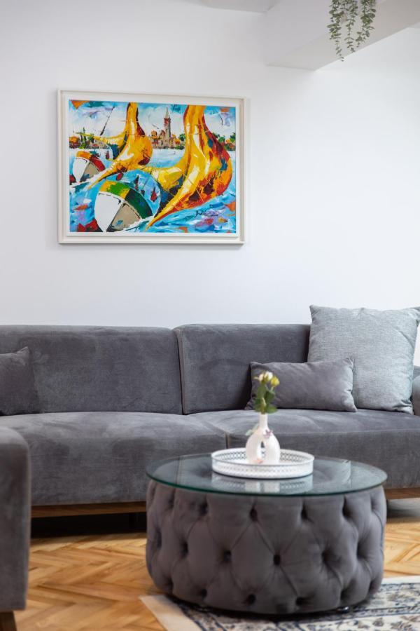 Rose Of - Seaview Apartment